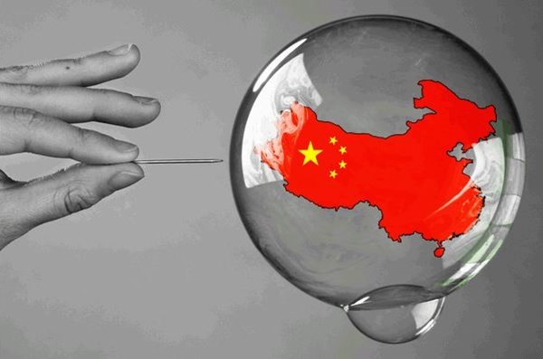 물방울안속 중국지도를 바늘로 터트리려는 모습